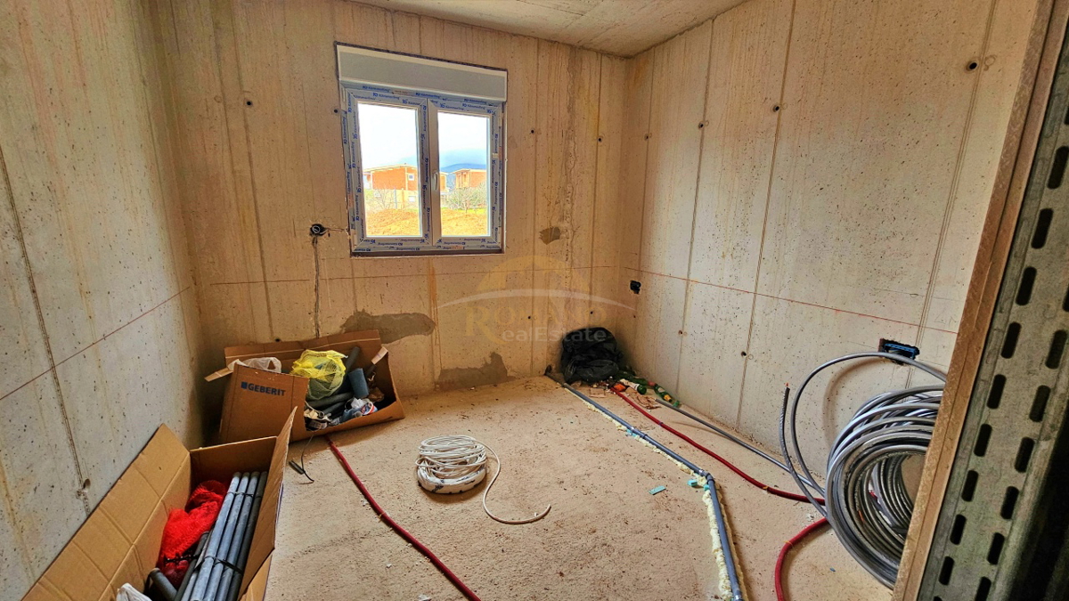 VENDITA: Ampio trilocale con grande giardino – Kaštel Stari (Nuova costruzione)